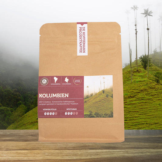 Eine Kaffeeverpackung "Projektkaffee Kolumien" Kaffeebohnen von de koffiemann